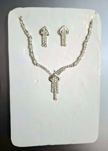 Sparkling Necklace & Earring Set