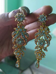 Gold-tone Necklace with matching Earringsnamd mang