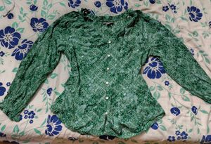 Green Fitted Button-Up Shirt 💚