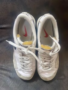 Nike Blazer Low Sneakers