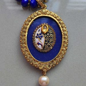 Elegant Blue Beaded Necklace with Pendant