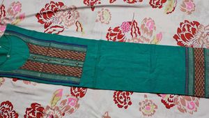 Elegant Green Kurta with Embellished Neckline (M)