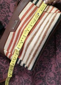 Zouk Striped Crossbody Bag👜