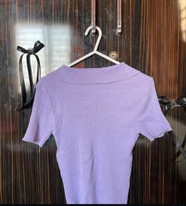 Knitted Cropped V-Neck Polo Top in Lilac