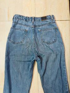 Distressed Light Wash Denim Jeans🥳