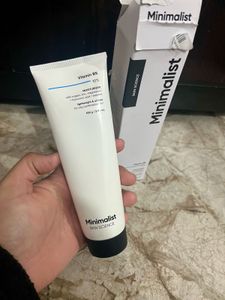 Minimalist Vitamin B5 Moisturizer