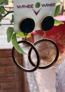 Chic Black & Gold Hoop Earrings