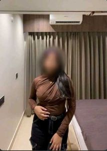 Brown High Neck Ruched Top 🤎✨