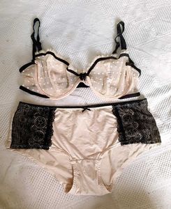 Polka Dot Bra with beautiful brief 👍