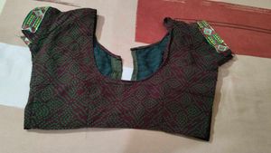 beautiful dark maroon bandhani sari with blouse