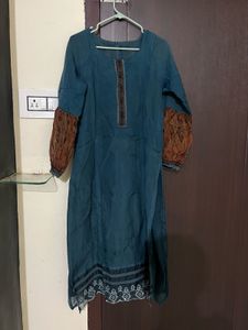 Elegant Teal Kurta Set of 3 with Intricate Scarf a
