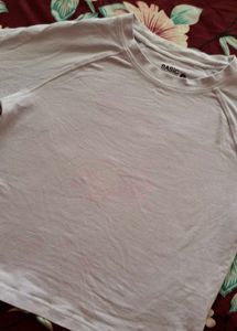 Stylish White Cropped Athletic Top