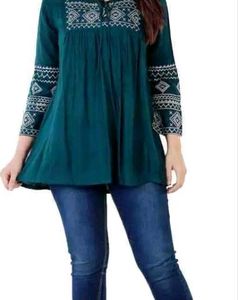 Elegant Embroidered Kurta Top