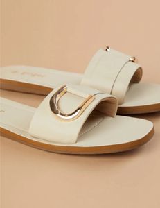 Ginger by Lifestyle buckled Flats
