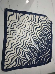 Navy Blue &amp; Cream Abstract Wave Scarf