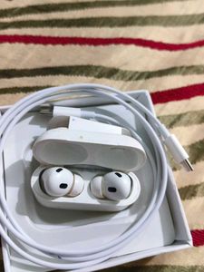 Apple AirPods Pro Charging Case &amp; Cable