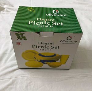 🆕Oliveware Elegant Picnic Set - 18 Pcs