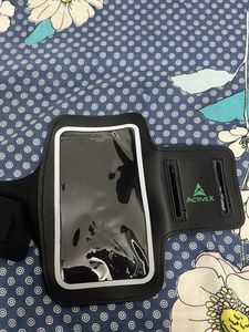 Mobile Holder For Wrist