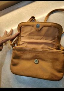 mustard yellow sling bag