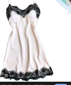 Lace Trimmed Satin slip with brief 👍
