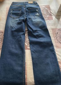 Distressed straight-Leg Blue Jeans