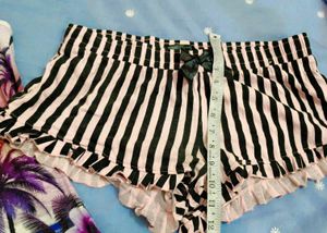Very Cute Short With Tank Top