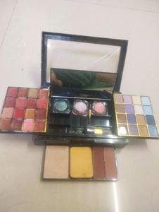 Makeup Box