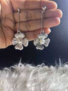 Elegant Floral Pearl Drop Earrings