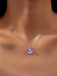 Elegant silver sea shell pendant 🌊