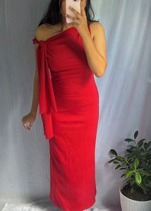 Elegant Red One-Shoulder Maxi Dress