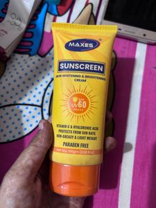 Maxes Sunscreen Skin Whitening & Brightening Cream