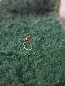 100% gold Elegant Black Gemstone Stud noise pin