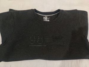 Men Sweater Black Color In Good Condition