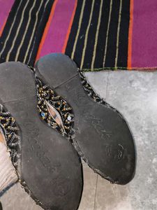 Embroidered Ethnic Style Juttis