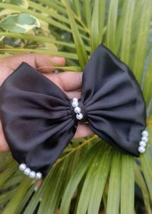Elegant Black Pearl Bow Hair Clip