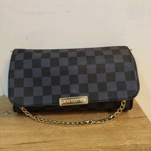 Chic Checkered Chain Bag✨