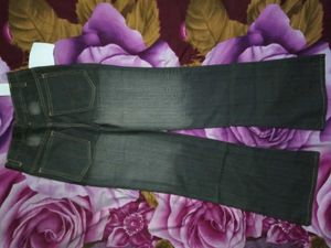 VINTAGE BELL BOTTOM JEANS (WITH COOL EMBROIDERY)