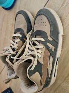 Stylish Men's Sneakers 1 month used
