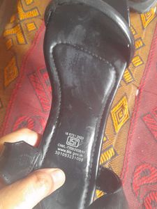 Stylish Black Flat Sandals