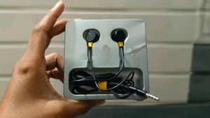Realme Buds In Earphone