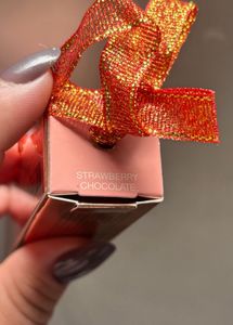 Charlotte Big Lip  PlumpGasm strawberry choco
