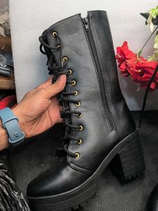 CHINRAAG Women's Chunky Block-Heeled Boots