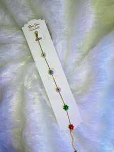 Delicate Floral Chain Bracelet