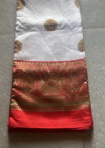 Elegant White &amp; Red Saree With Blouse Pc