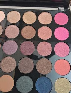 Swiss Beauty Hd Professional 40 Pigmented Colors E