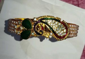Elegant Gold-Plated Bangle
