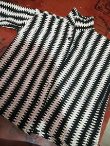 Stylish Black &amp; White Patterned Top