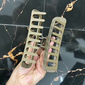 Oversized Hair claw clip