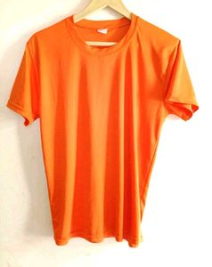 Men Solid Round Neck T shirt