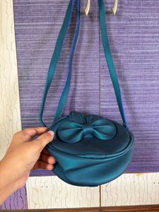 Round Sling Bag